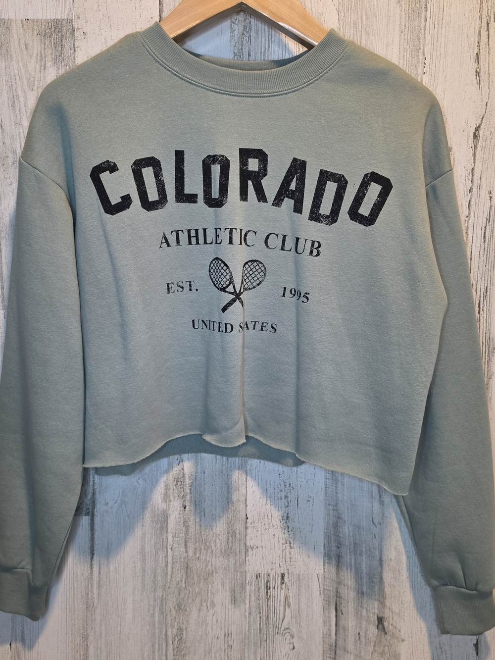 Goody Two Sleeves Women’s L Colorado Athletic Club Cropped Sweatshirt Sage